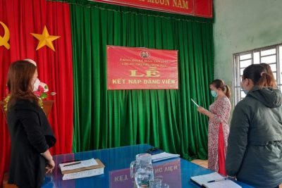 CHI BỘ: Kết nạp đảng viên mới