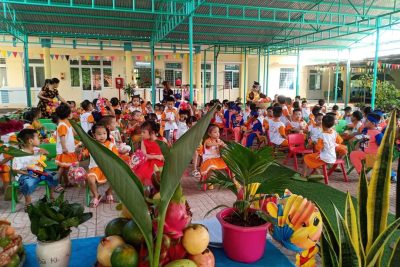 BÉ VUI TRUNG THU